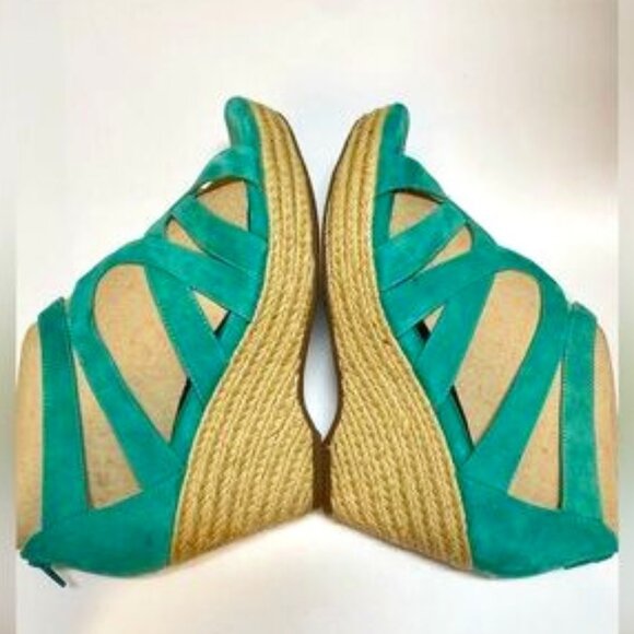 Sofft Madel Aqua Suede Espadrille Sandals Like New with a Box - Picture 4 of 4